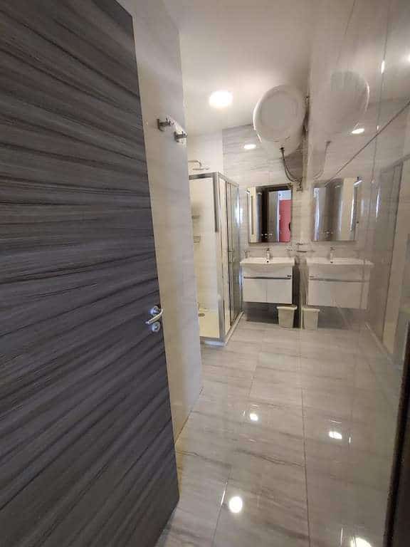 毕晓普·卡鲁阿纳公寓的走廊
