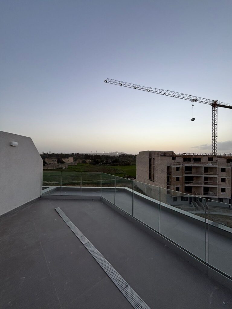 GC07 Two-Bedroom Duplex Penthouse with Large Terraces, Mosta
