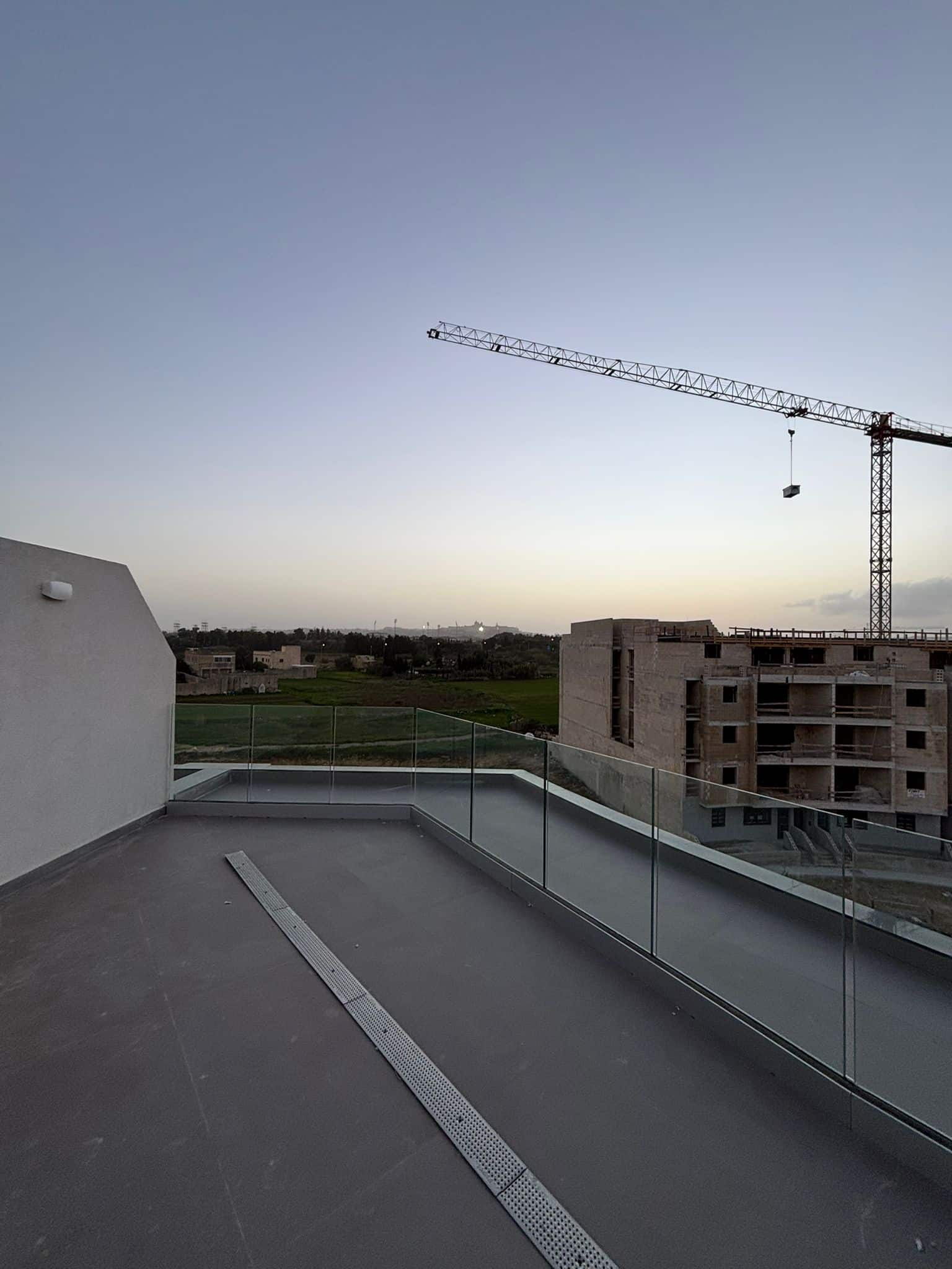 GC07 – dwupokojowy penthouse typu duplex z dużymi tarasami, Mosta