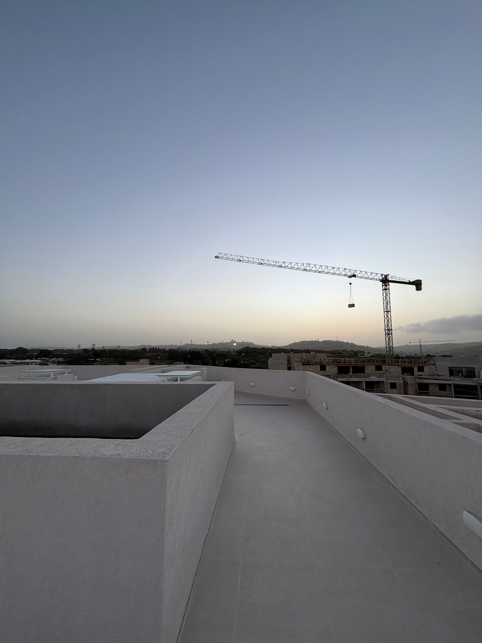 Taras dachowy w apartamencie typu penthouse GC07 w Mosta