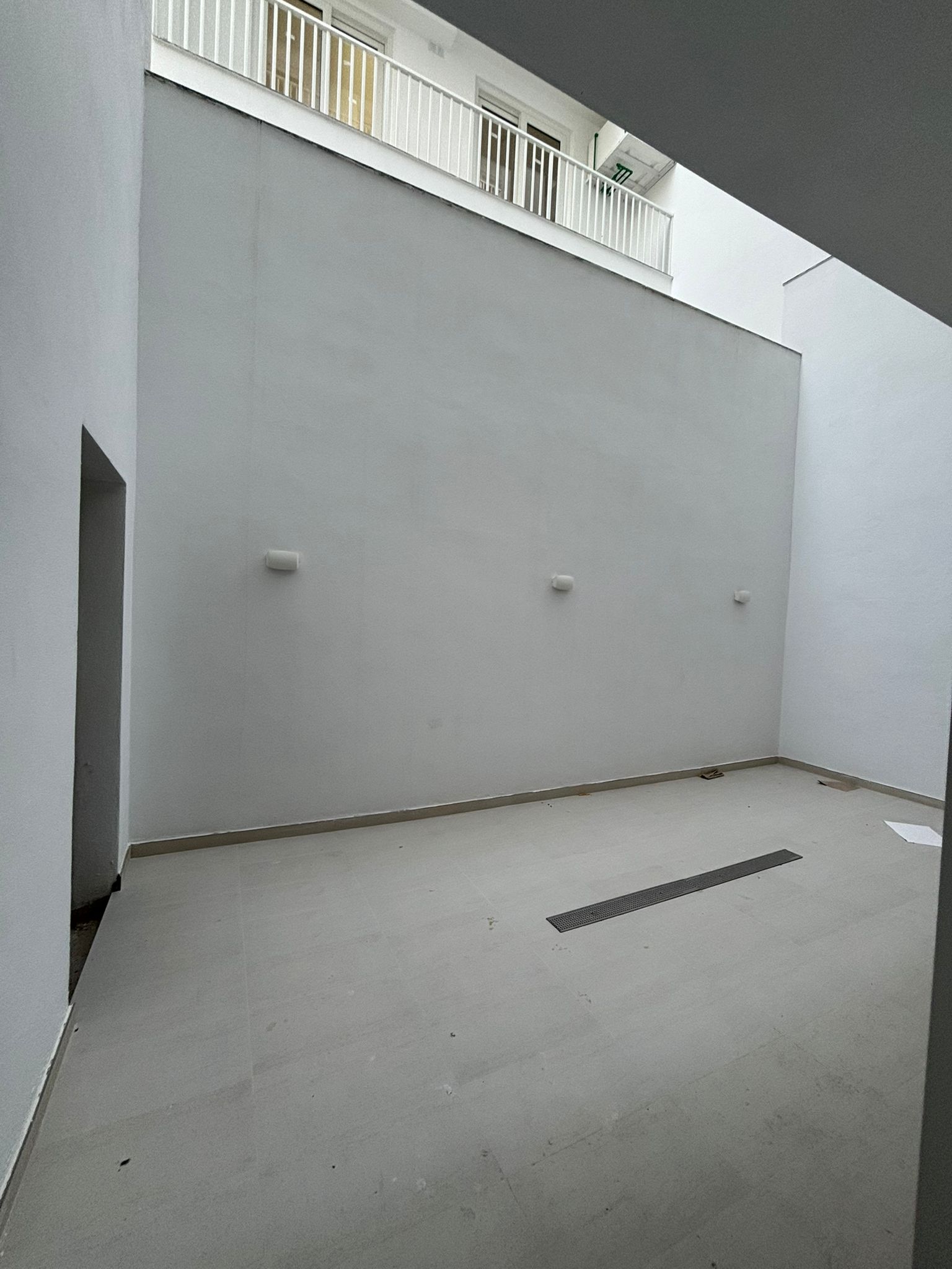 Acceso al garaje de Green Park Residence