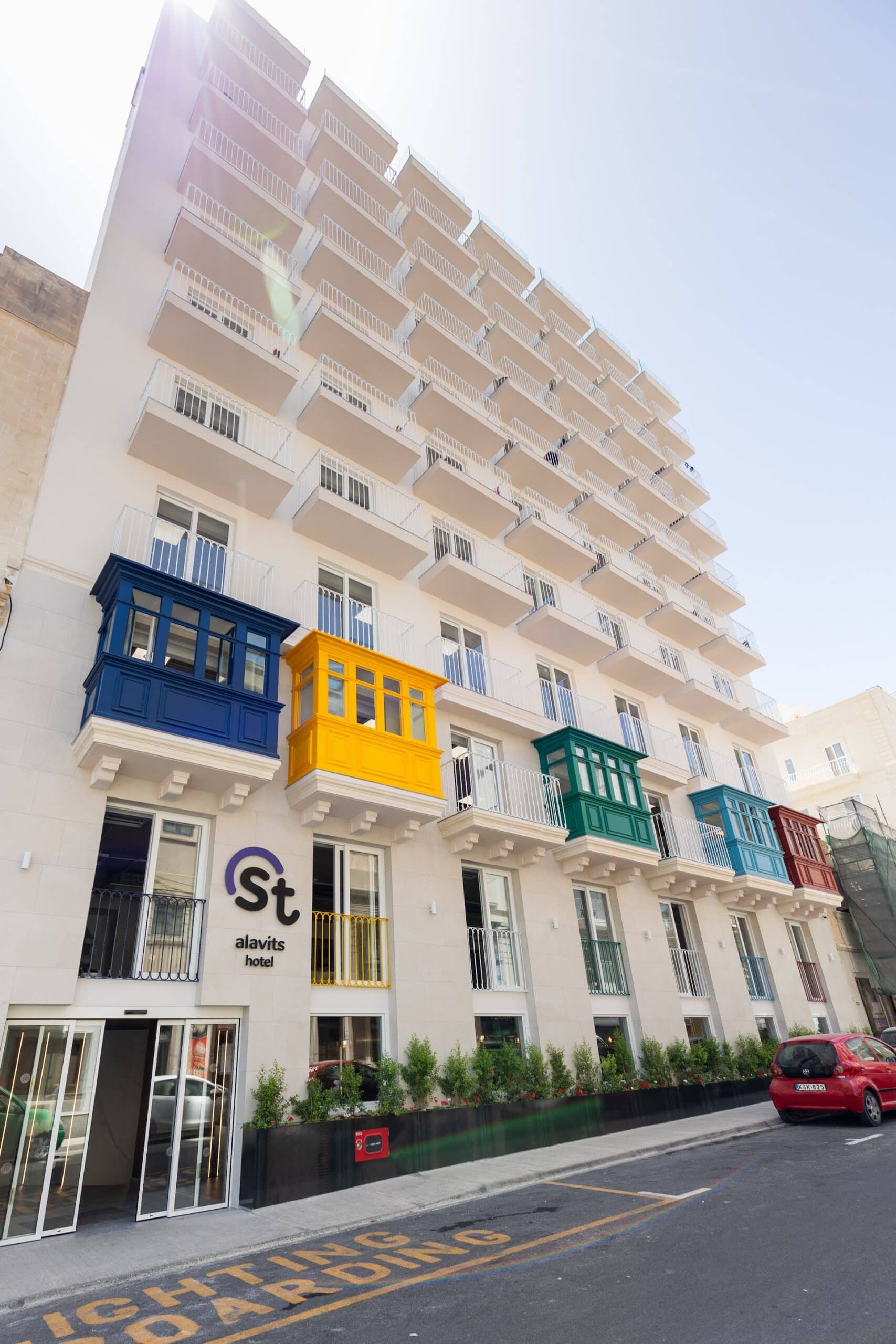 Az ST Alavits Üzleti Központ utcai látképe, Gżira